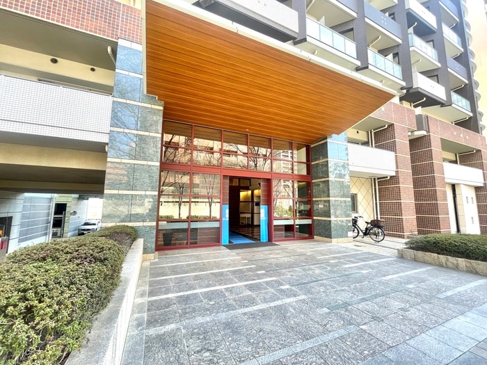 エントランス部分 ロイヤルパ－クス桃坂