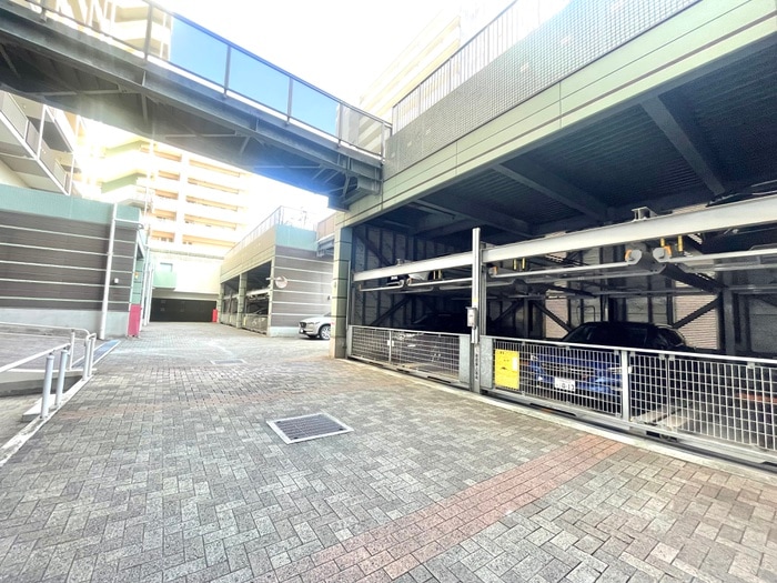 駐車場 ロイヤルパ－クス桃坂