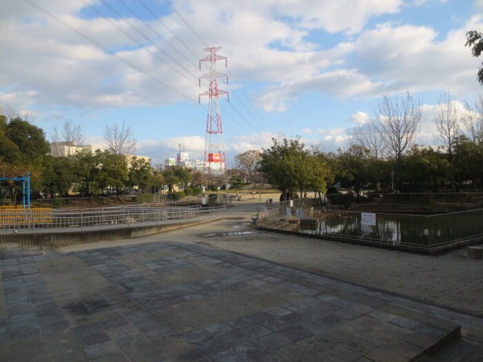 楠葉中央公園(公園)まで407m れじでんすＫ＆Ｔ