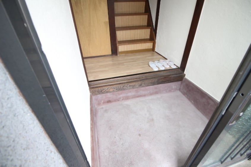 玄関 城陽市富野乾垣内42-11貸家