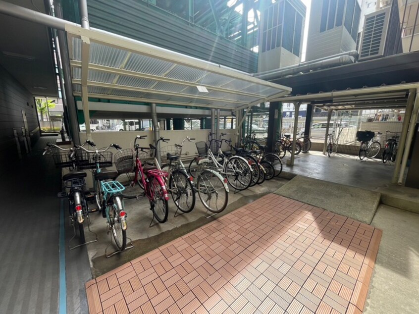 駐輪場 ロイヤルキタノ