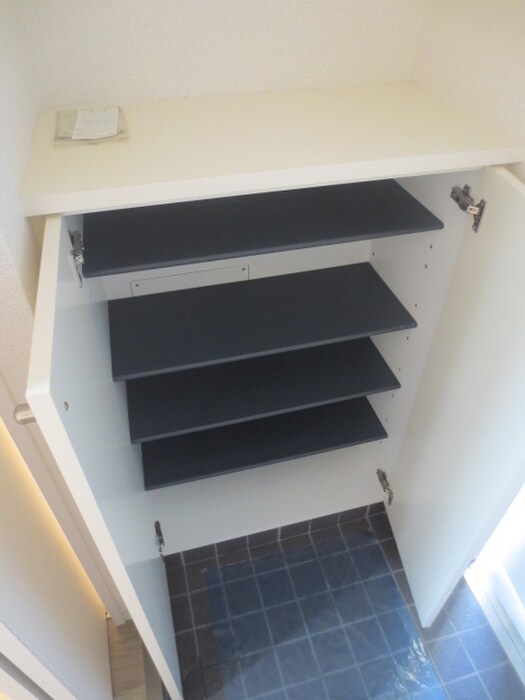 玄関 la Waison NISHIAKASHI