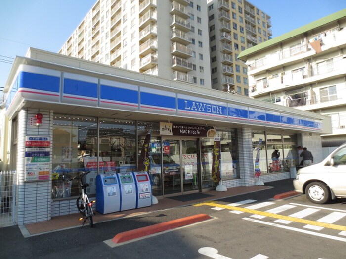 ローソン枚方楠葉花園町店(コンビニ)まで594m MAYUMIウエストサイド楠葉