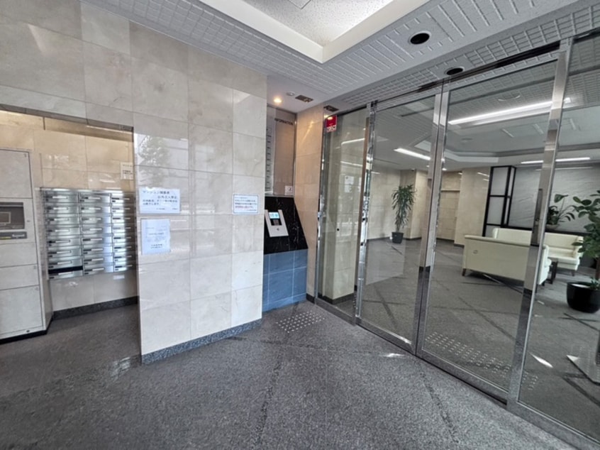 エントランス部分 リ－ガル京都烏丸通り(902)