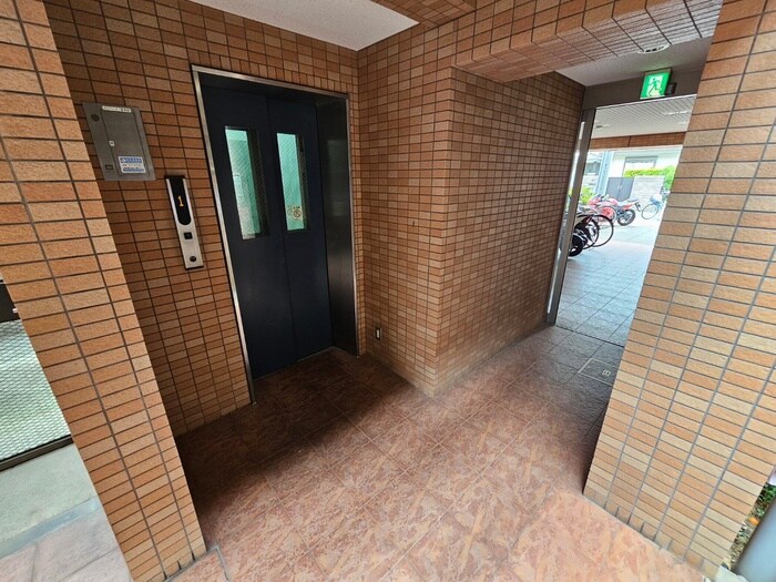 エントランス部分 リアライズ近鉄八尾