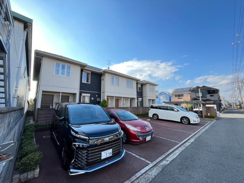 駐車場 ホワイトハウスⅡ