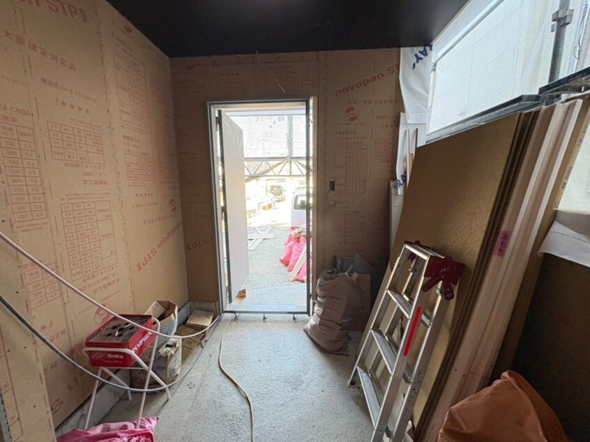 エントランス部分 仮)ﾌﾟﾚｻﾝｽｸﾚｰｼﾞｭ喜里川町 South