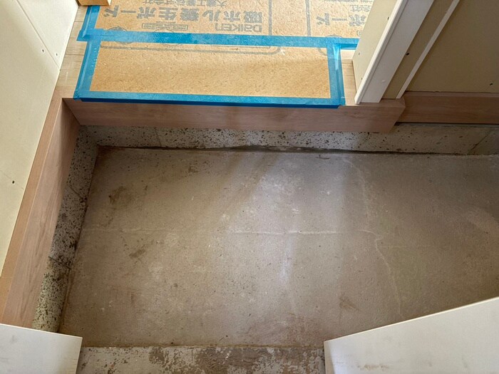 玄関 仮)ﾌﾟﾚｻﾝｽｸﾚｰｼﾞｭ喜里川町 South