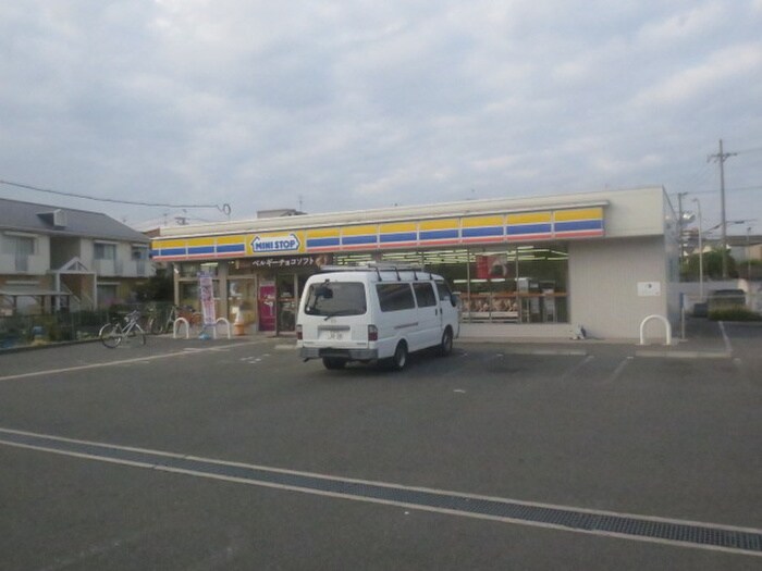 ミニストップ 寝屋川中木田町店(コンビニ)まで450m 都ﾏﾝｼｮﾝ