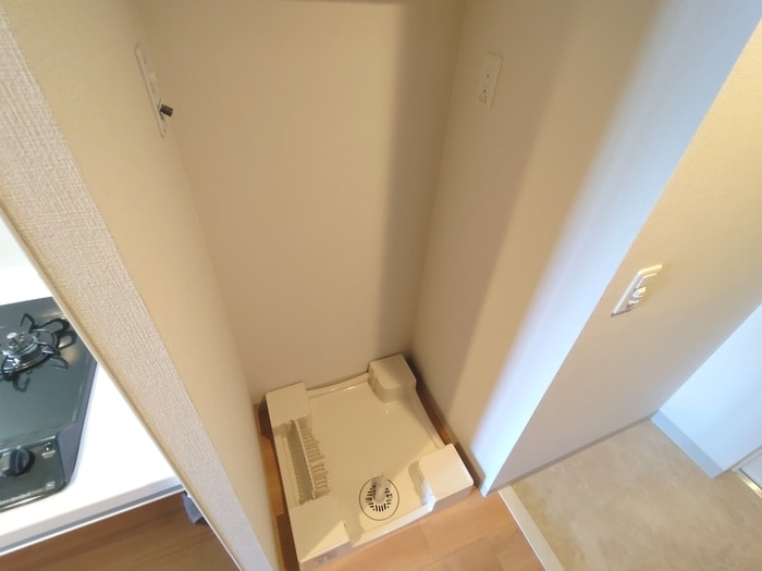 洗濯機置場 ﾌｧｰｽﾄﾌｨｵｰﾚ江坂ｶﾞｰﾃﾞﾝ(409)