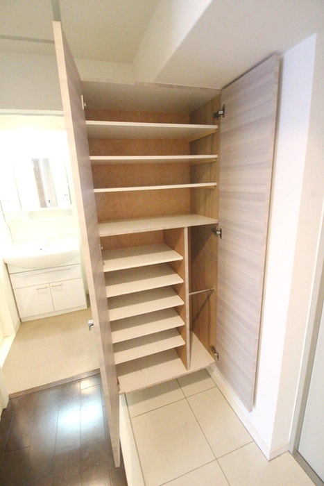 靴箱 Ｎ　ｓ　Ｆｉｒｓｔ　Ｉ２Ｍ