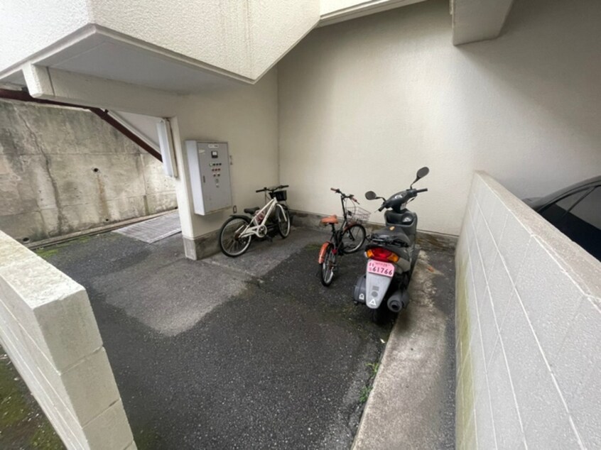 バイク置き場 スターパレス