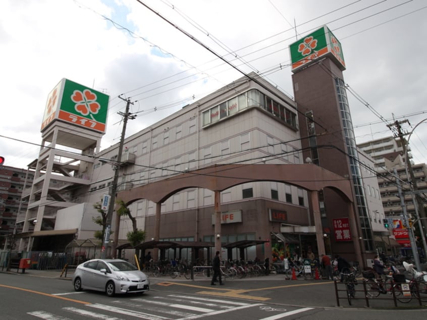 ライフ(スーパー)まで300m 大拓ハイツ６