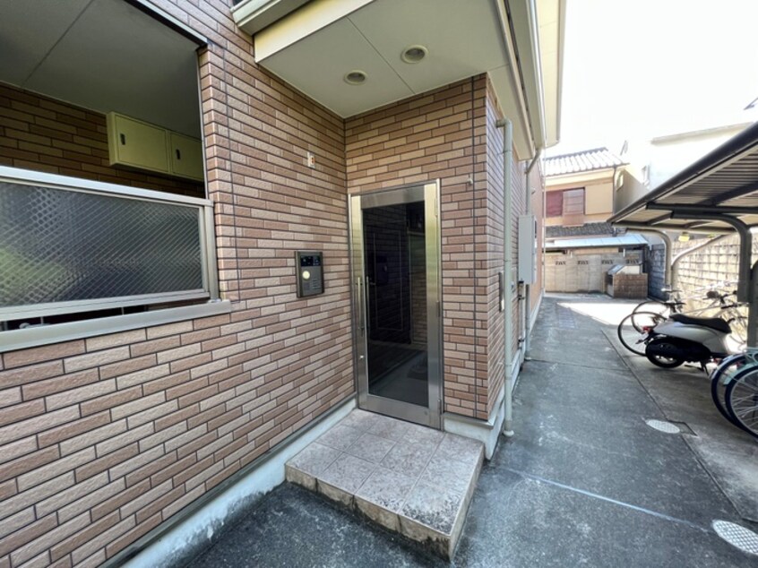 エントランス部分 クリザンテ－ム山本Ⅱ