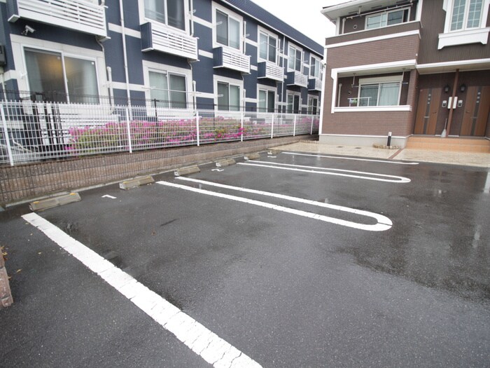 駐車場 ボナ－ル・ディアコ－ト