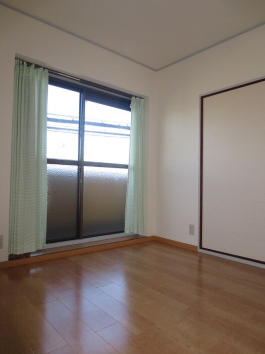 居室 ハイツニシカワ