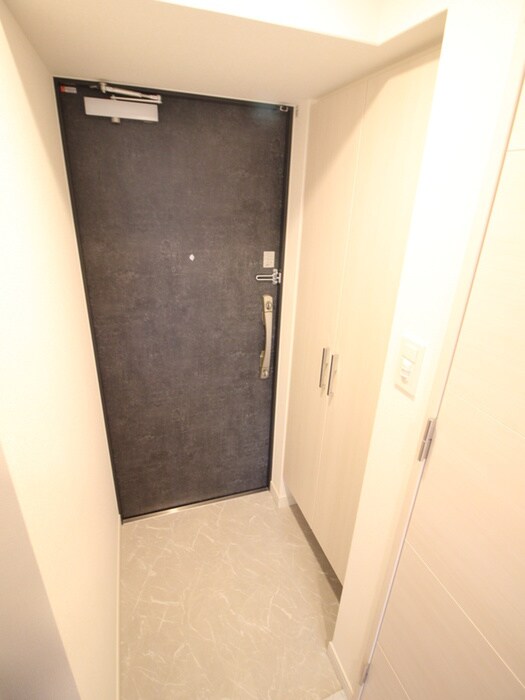 玄関 ライジングメゾン新大阪SOUTH