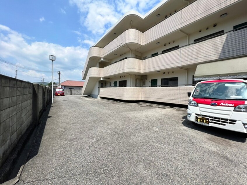駐輪場 ロイヤルコート山の街