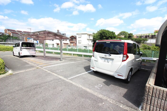 駐車場 ファミーユ春日