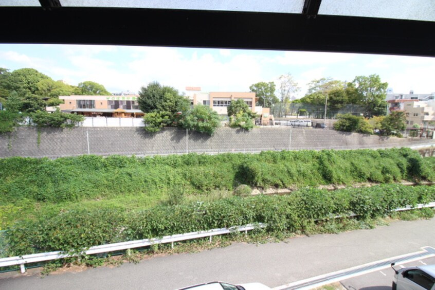 室内からの展望 ファミーユ春日