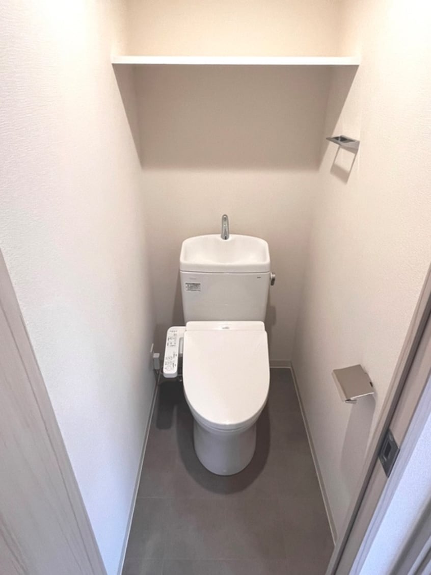 トイレ ﾌﾟﾚｻﾝｽ東三国ｴﾝﾌﾞﾚｲｽ(709)