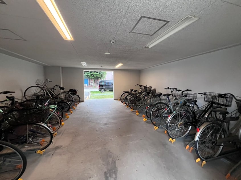 駐輪場 ﾚｼﾞｭ-ﾙｱｯｼｭｱｰﾊﾞﾝｹﾞ-ﾄ(706)