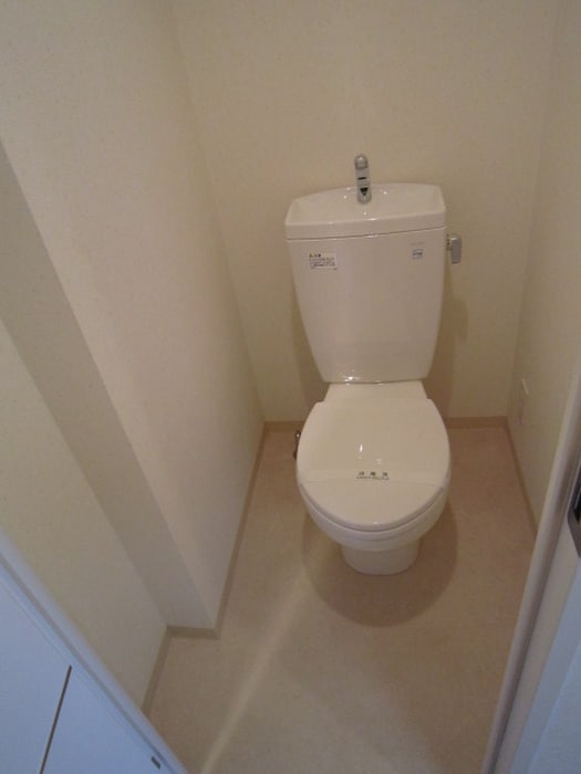 トイレ ﾌﾟﾚｻﾝｽ京都三条大橋雅殿(５０３)