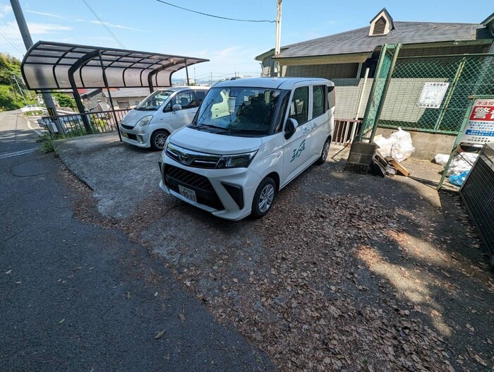 駐車場 ロイヤルクレイン汐ノ宮