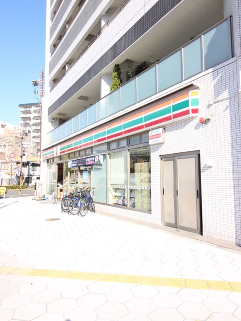 セブン(スーパー)まで170m プレミアム新町Ⅲ