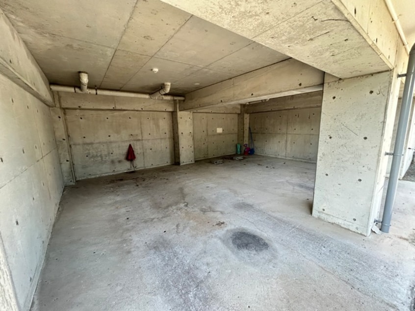 バイク置き場 メゾン土井