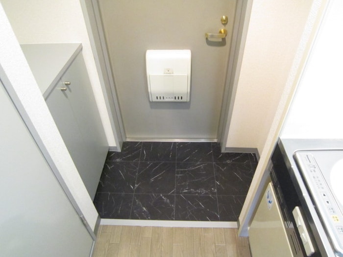 玄関 シャンブル学園町