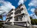 外観写真 中マンション