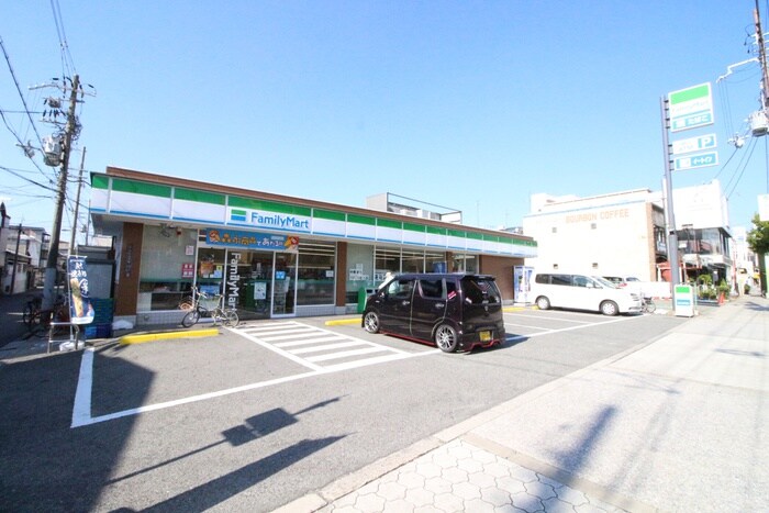 ファミリーマート万代６丁目店(コンビニ)まで260m クリエオーレ上住吉