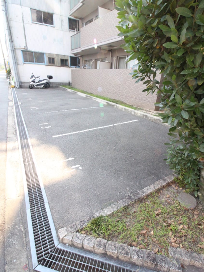 駐車場 ロ－レルコ－ト