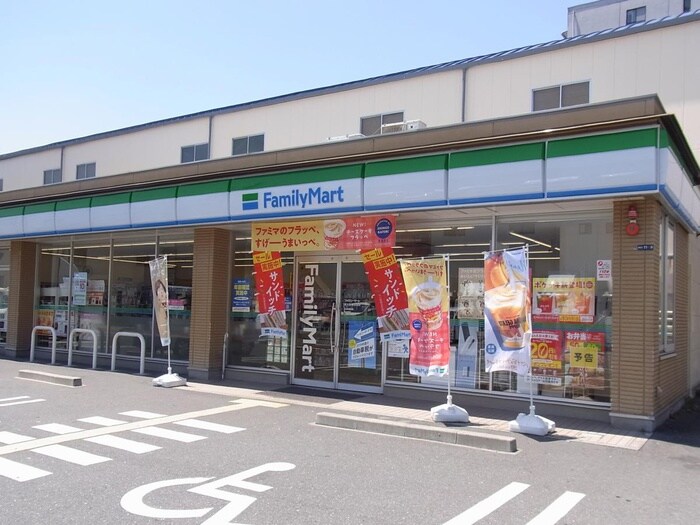 ファミリーマート(コンビニ)まで49m ミフネセントラルベア荒本