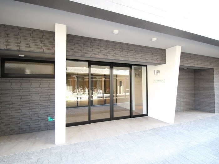 エントランス部分 ﾌｫｰﾘｱﾗｲｽﾞ大阪ｳｴｽﾄﾍﾞｲ（406）