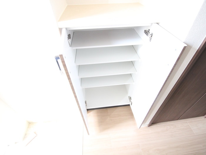 靴箱 ﾌｫ-ﾘｱﾗｲｽﾞ大阪ｳｴｽﾄﾍﾞｲ（409）