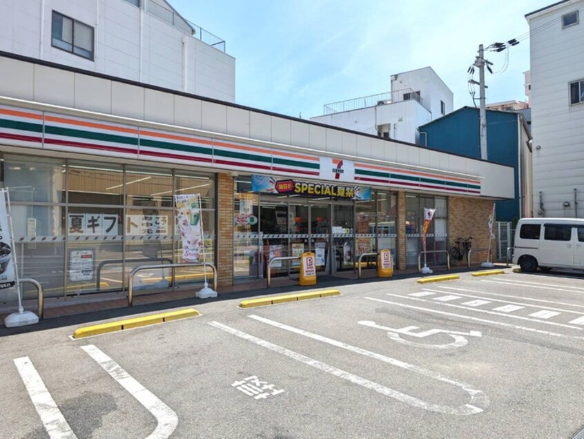 セブンイレブン(コンビニ)まで159m セレニテ九条リアン