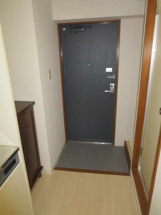 玄関 ジュネス・コ－ト