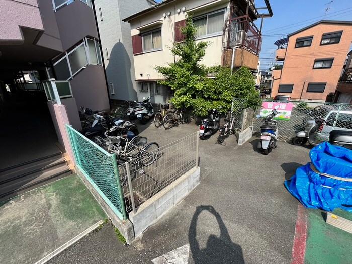 駐輪場 ﾛｲﾔﾙﾊｲﾂ神田