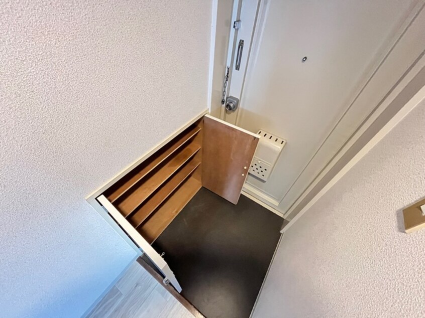 靴箱 ﾛｲﾔﾙﾊｲﾂ神田