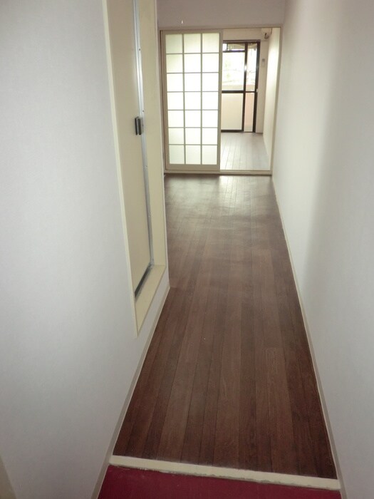 玄関 ラ・ファルド嵯峨