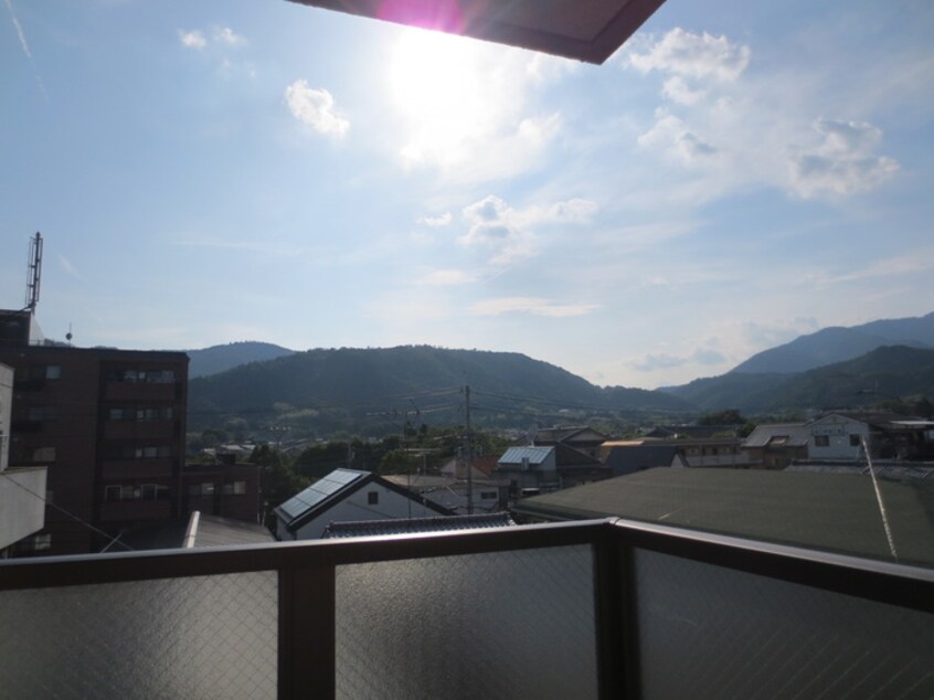 室内からの展望 ラ・ファルド嵯峨