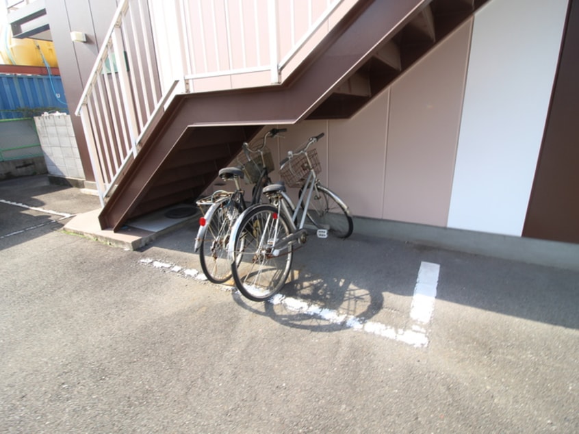 駐輪場 サウスフラワ