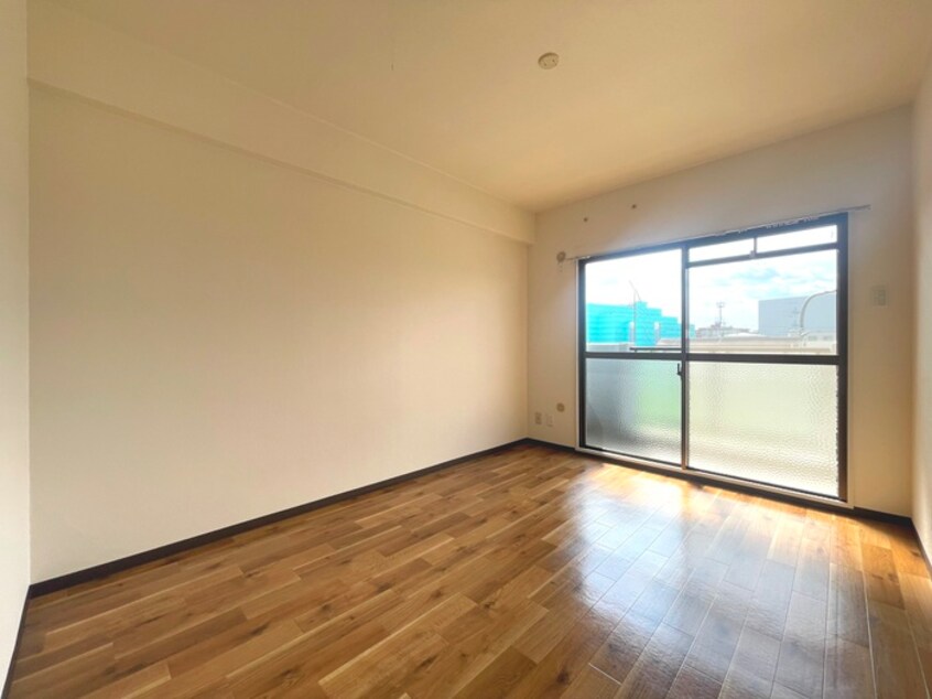 居室 リバ－サイド上野