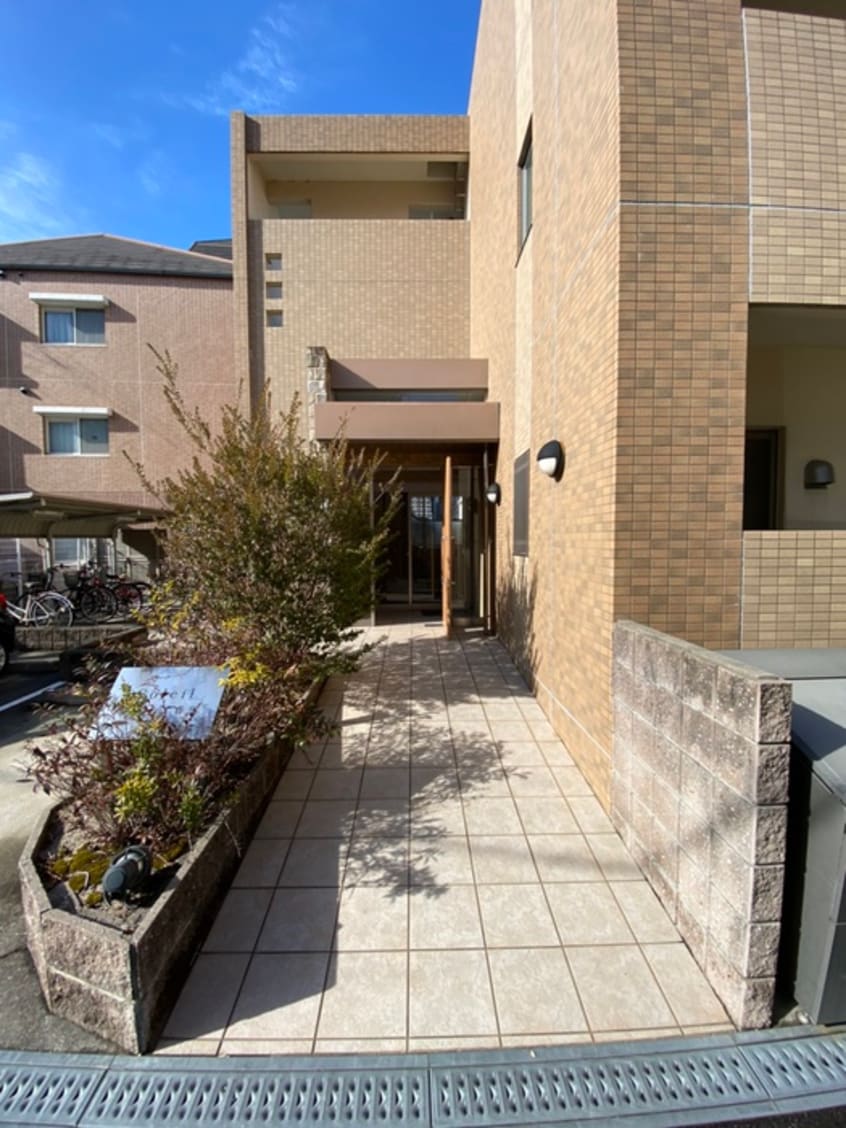 エントランス部分 ソレイユ香里