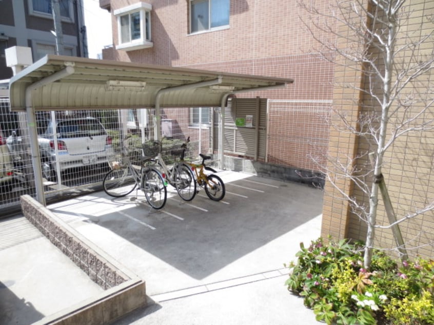 駐輪場 ソレイユ香里