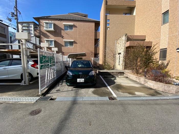 駐車場 ソレイユ香里