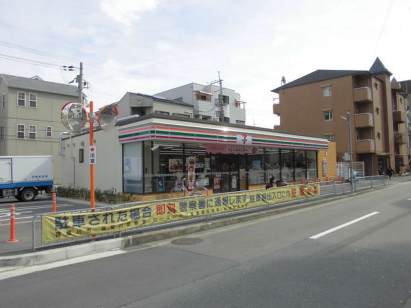 セブンイレブン(ドラッグストア)まで60m ソレイユ香里