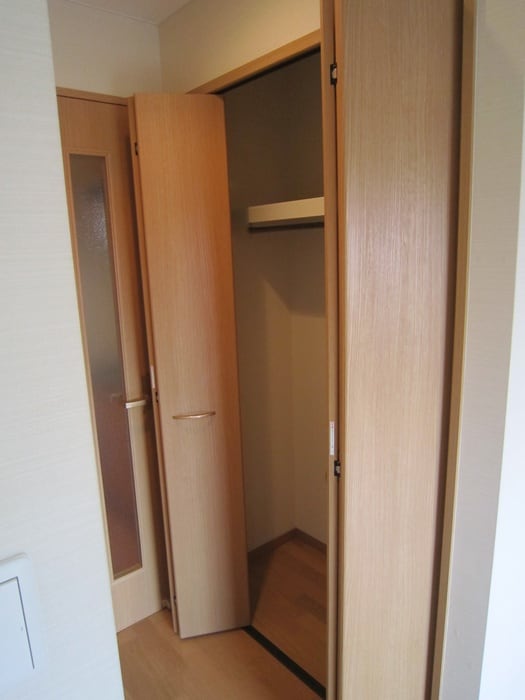 収納 プラディオ交野